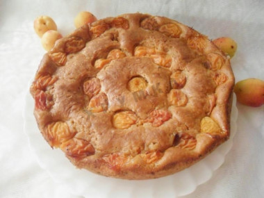 Apricot jam pie