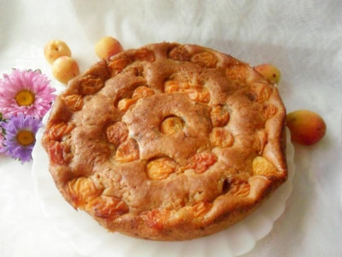 Apricot jam pie