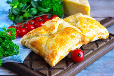 Khachapuri made from ready-made puff pastry