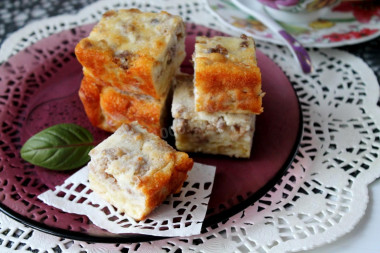 Aspic pie with cabbage and minced meat