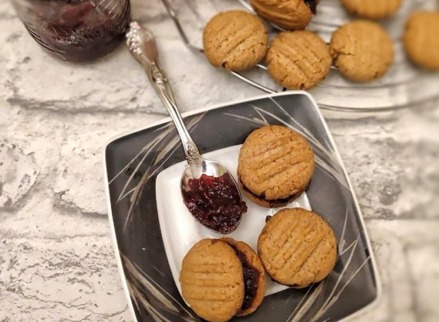 Gingerbread made from rye flour at home