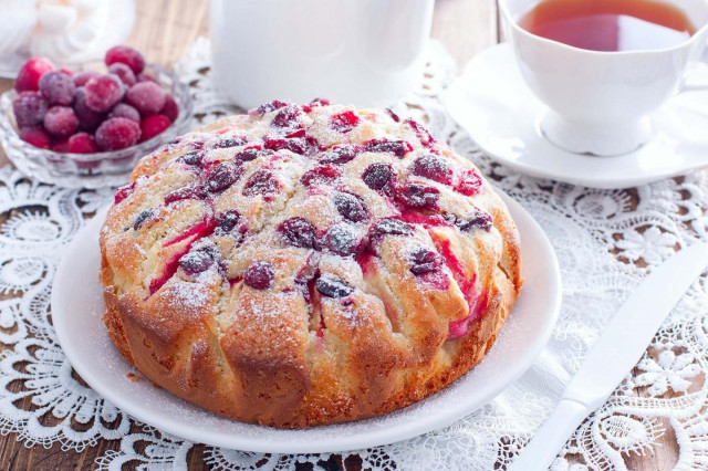 Frozen cranberry pie