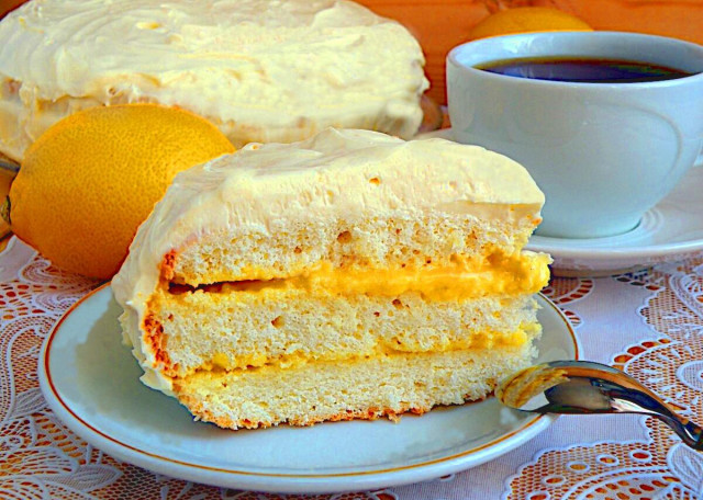 Lemon cream cake