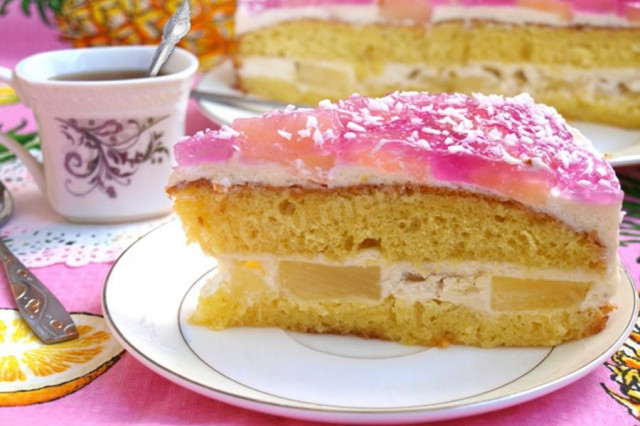 Cake with canned pineapples