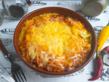 Casserole with potatoes and chicken fillet