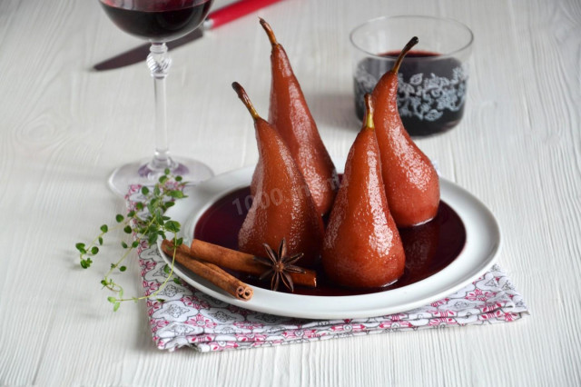 Pear in red wine