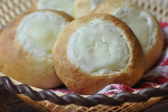 Sour cream buns