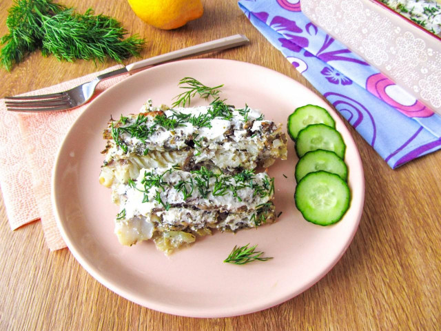 Fish baked in sour cream