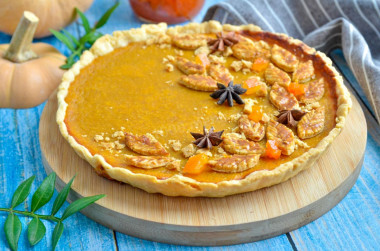 Classic American pumpkin pie with condensed milk