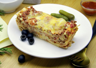 Classic lasagna with bechamel sauce