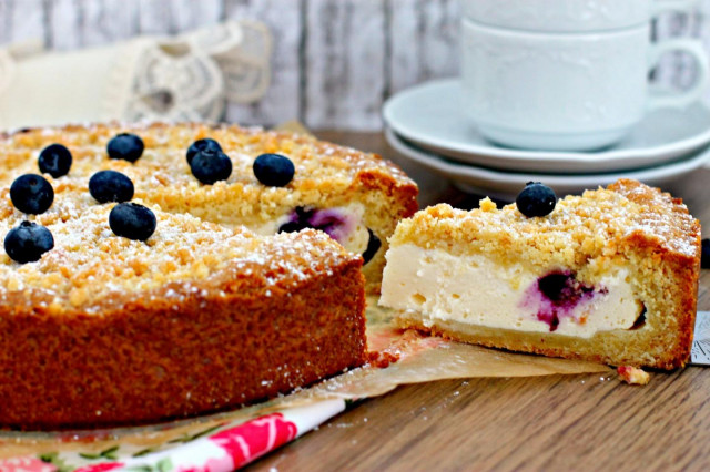 Cottage cheese and blueberry pie