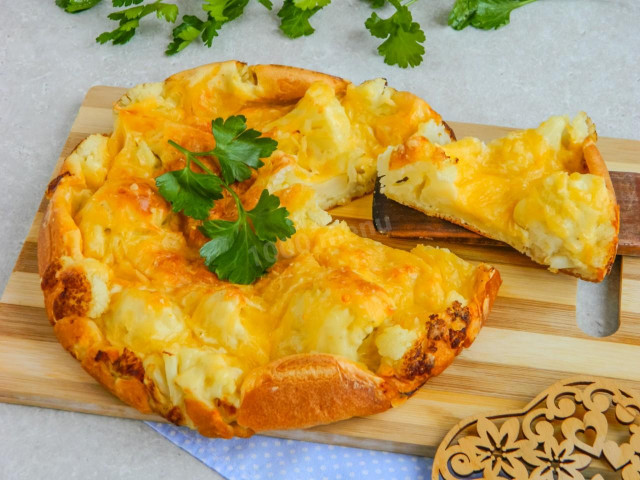 Cauliflower aspic pie