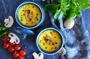 Julienne with mushrooms and chicken in pots