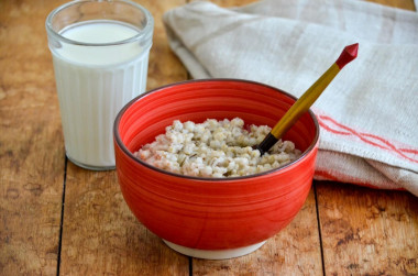 Barley porridge on water