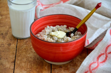 Barley porridge on water