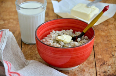 Barley porridge on water