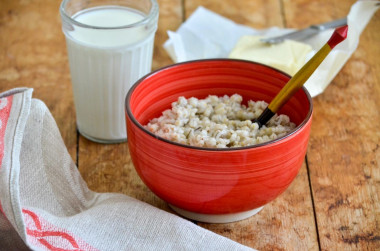 Barley porridge on water