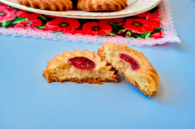 Kurabye shortbread cookies with jam