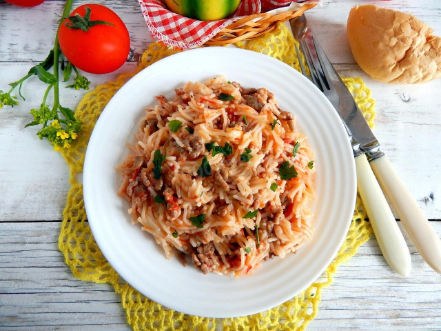 Noodles with minced meat