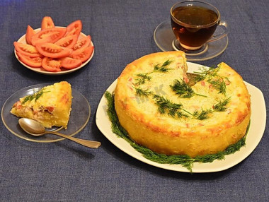 Potato pie with herring