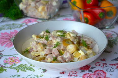 Salad with ham and mushrooms