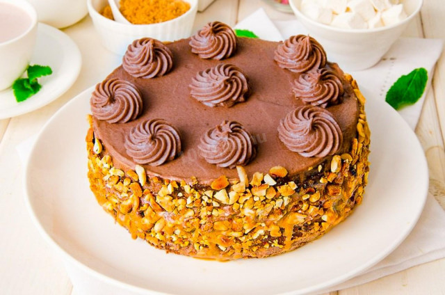 Classic Peanut Snickers Cake