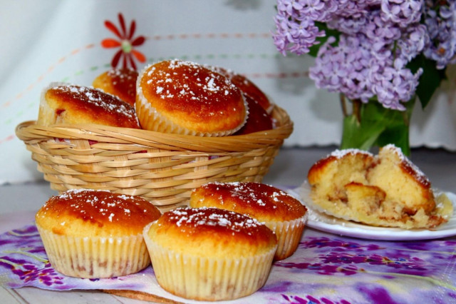 Muffins with jam on kefir