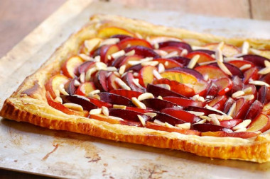 Puff pastry plum pie