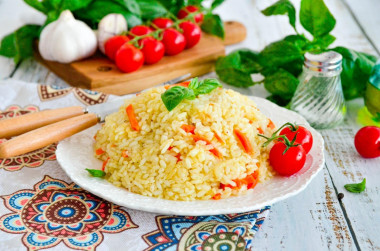 Pilaf without meat with vegetables in a frying pan