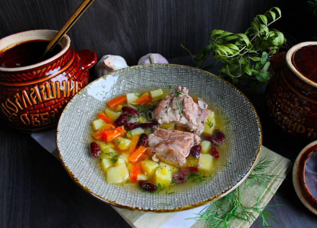 Thick soup in pots with pork ribs