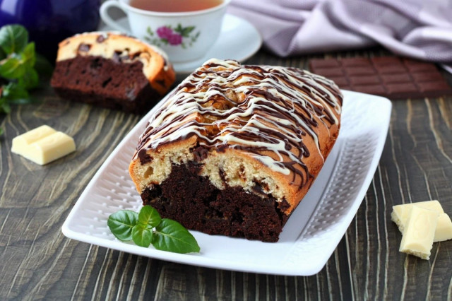 Two-color cupcake with Two chocolates