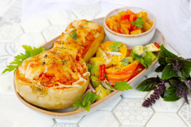 Butternut squash stuffed with spicy chicken and rice