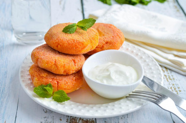 Carrot cutlets classic with semolina in a frying pan lean