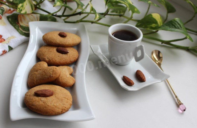 Honey cookies with hazelnuts and almonds