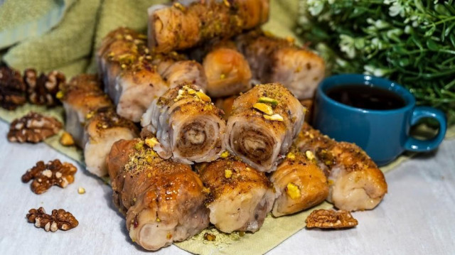 Baklava made of puff pastry with nuts in Turkish style