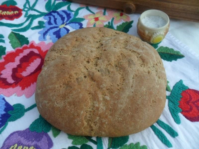 Black rye wheat bread