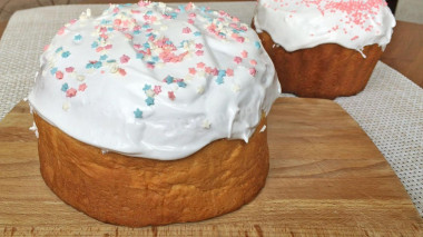 Soft Easter cake with vanilla cream