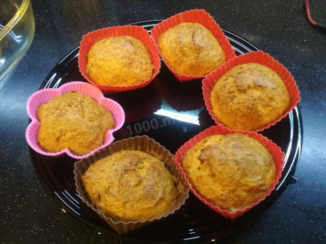 Carrot cupcakes with whole grain flour