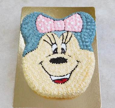 Minnie Mouse cake for girls