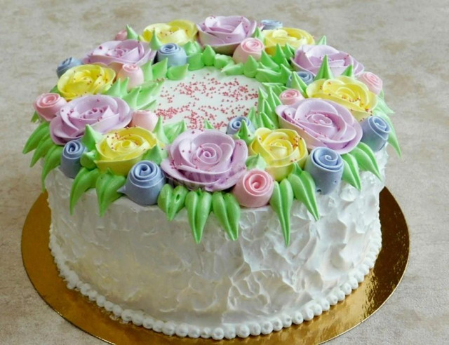 Cream rose cake