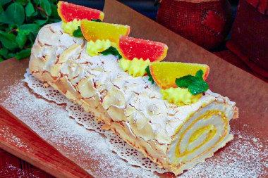 Meringue roll with lemon cream