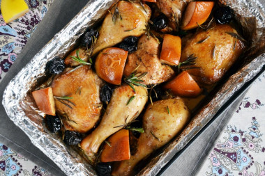 Chicken with quince and prunes