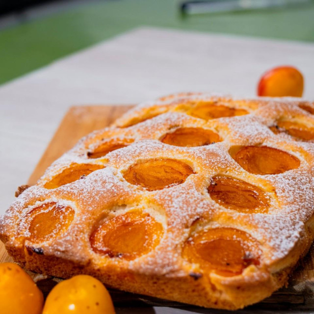 Delicious fruit pie with vanilla and apricots for tea