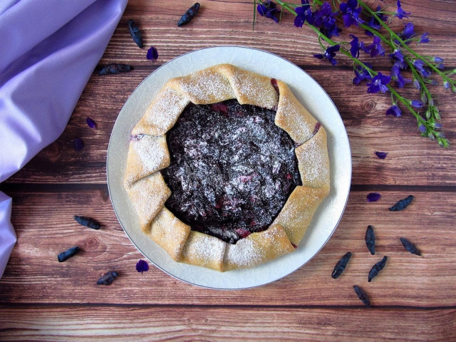 Biscuits with cottage cheese and honeysuckle