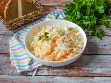 Fast crispy cabbage in a jar, pickled