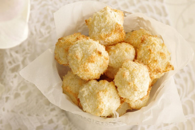 Coconuts with flour