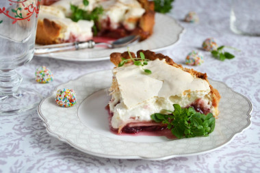 Cranberry pie with apples and meringue