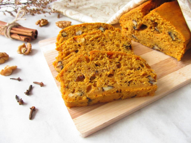 Spicy pumpkin bread