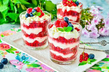 Red velvet trifles in cups with cream cheese