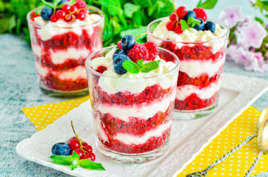 Red velvet trifles in cups with cream cheese